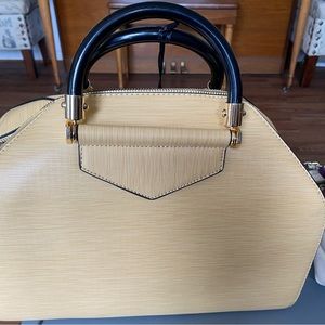 La Terra, vegan leather hand bag, new with tags, Summer Yellow